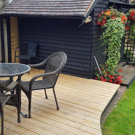 Riverside Lodge Pied A Terre 포딩브리지 외부 사진