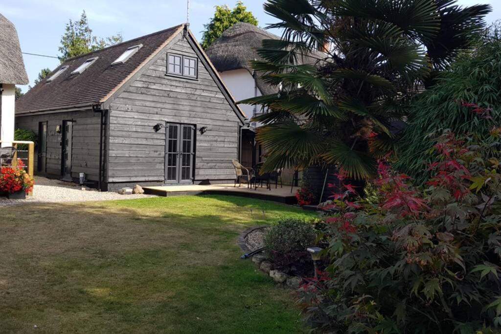 Riverside Lodge Pied A Terre 포딩브리지 외부 사진