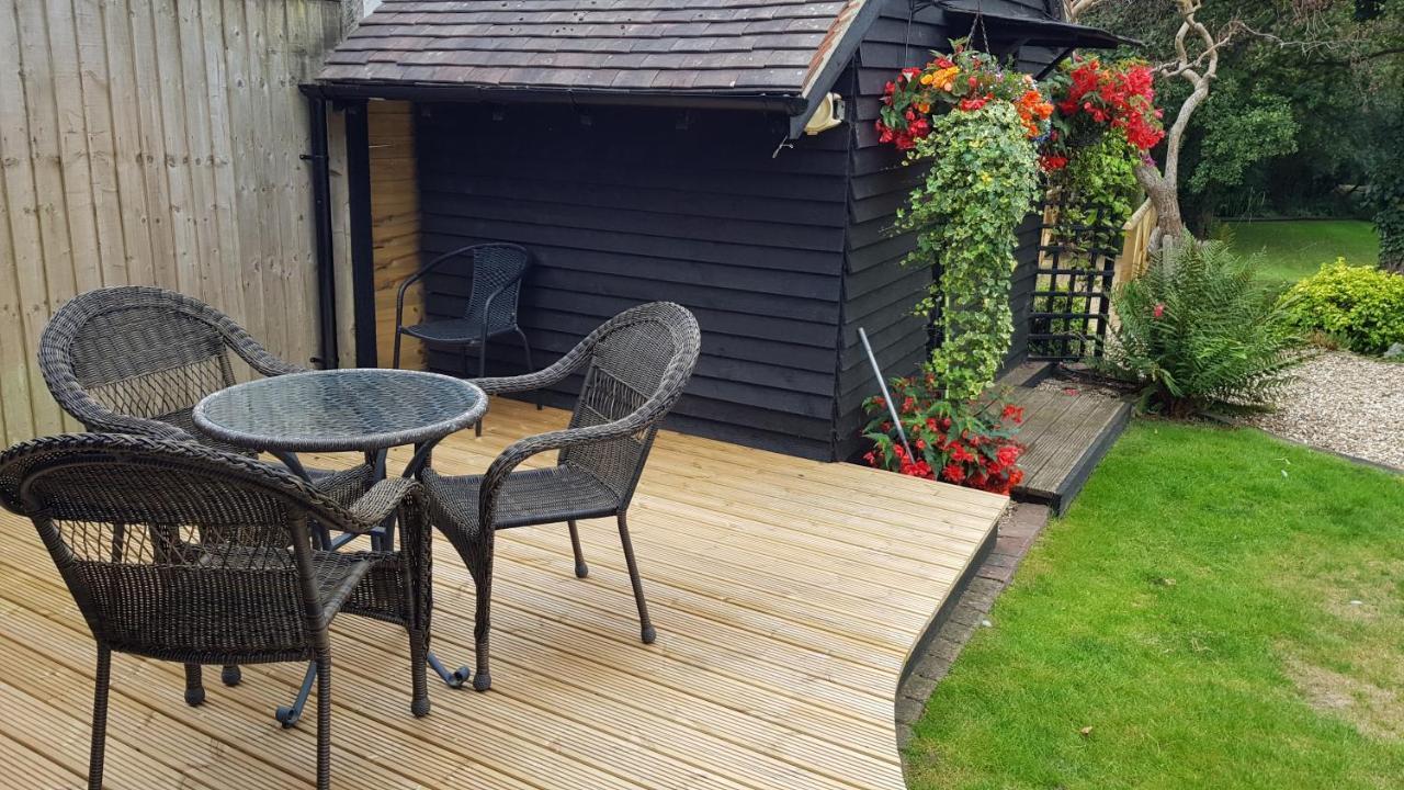 Riverside Lodge Pied A Terre 포딩브리지 외부 사진